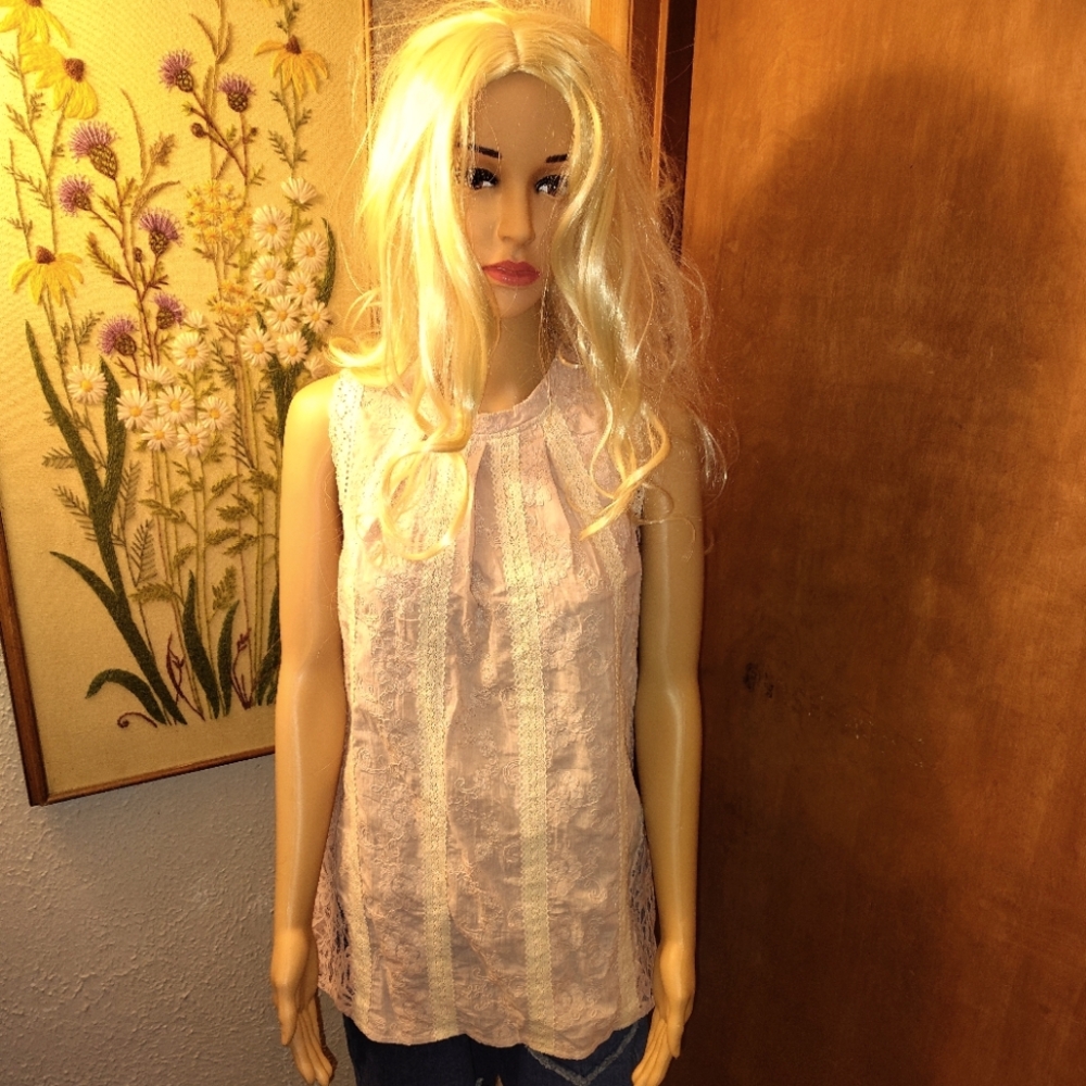 Beautiful lace Tank,Pink Peach Color, size medium
